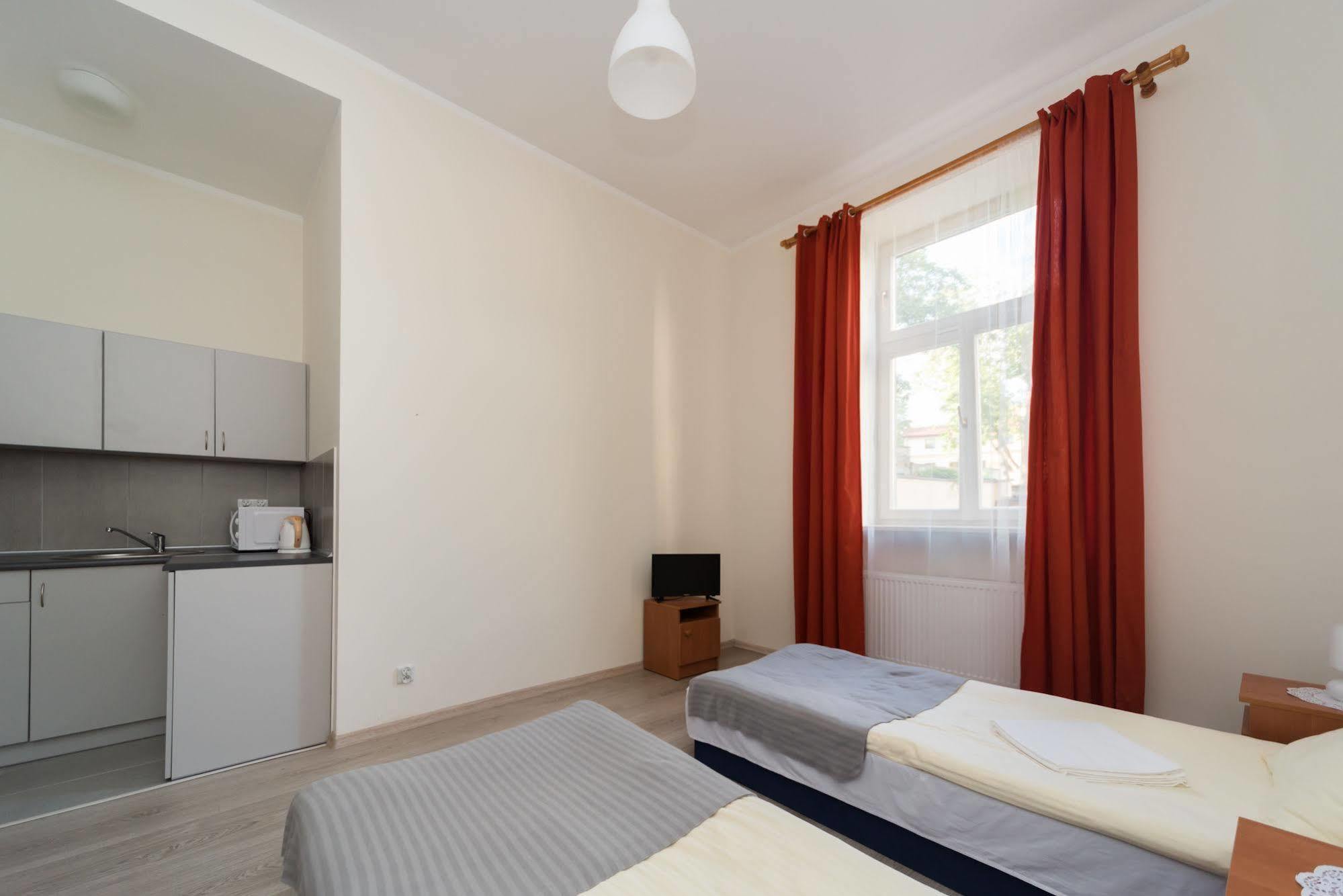 Aparthotel Abba Краков Экстерьер фото