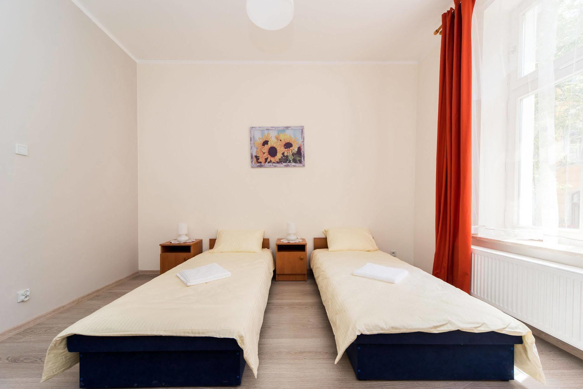 Aparthotel Abba Краков Экстерьер фото