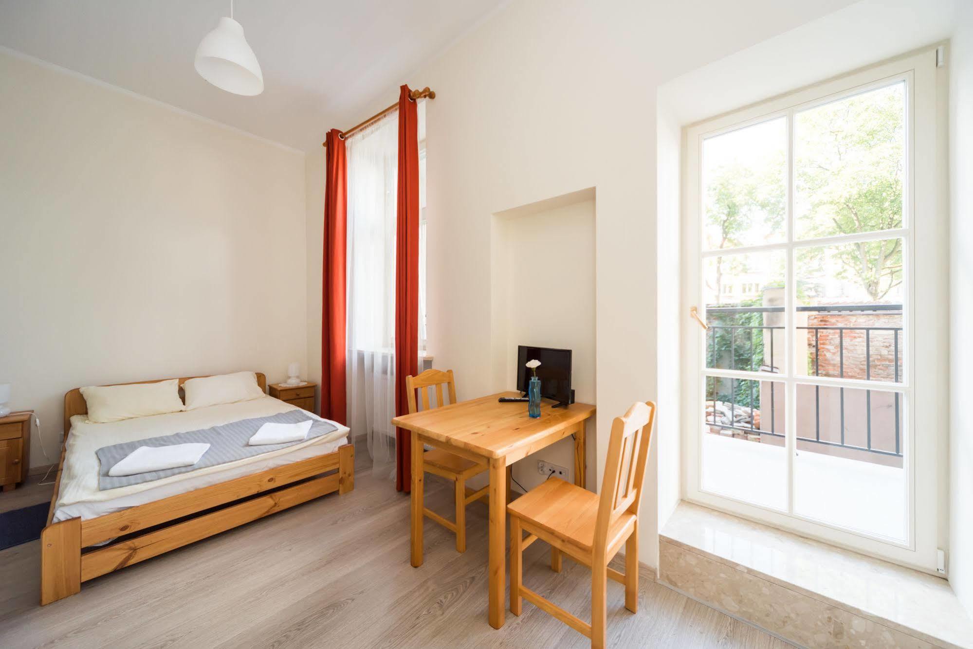 Aparthotel Abba Краков Экстерьер фото