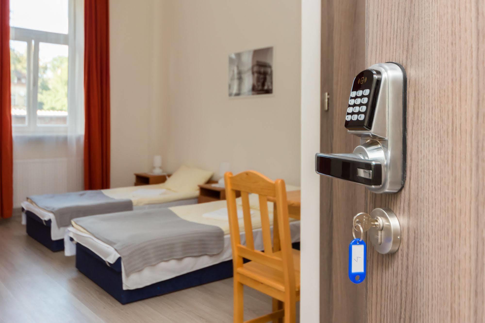 Aparthotel Abba Краков Экстерьер фото