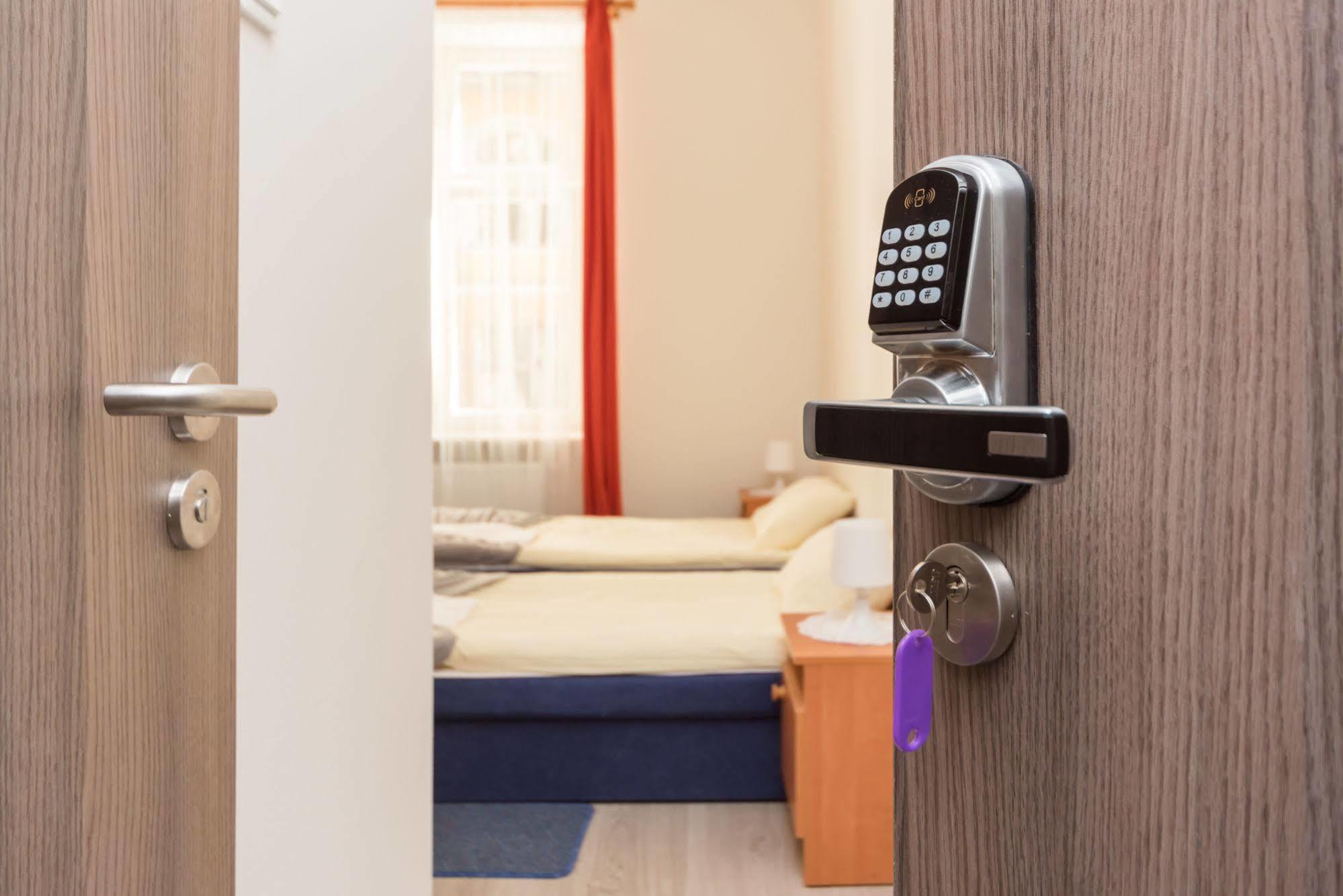 Aparthotel Abba Краков Экстерьер фото