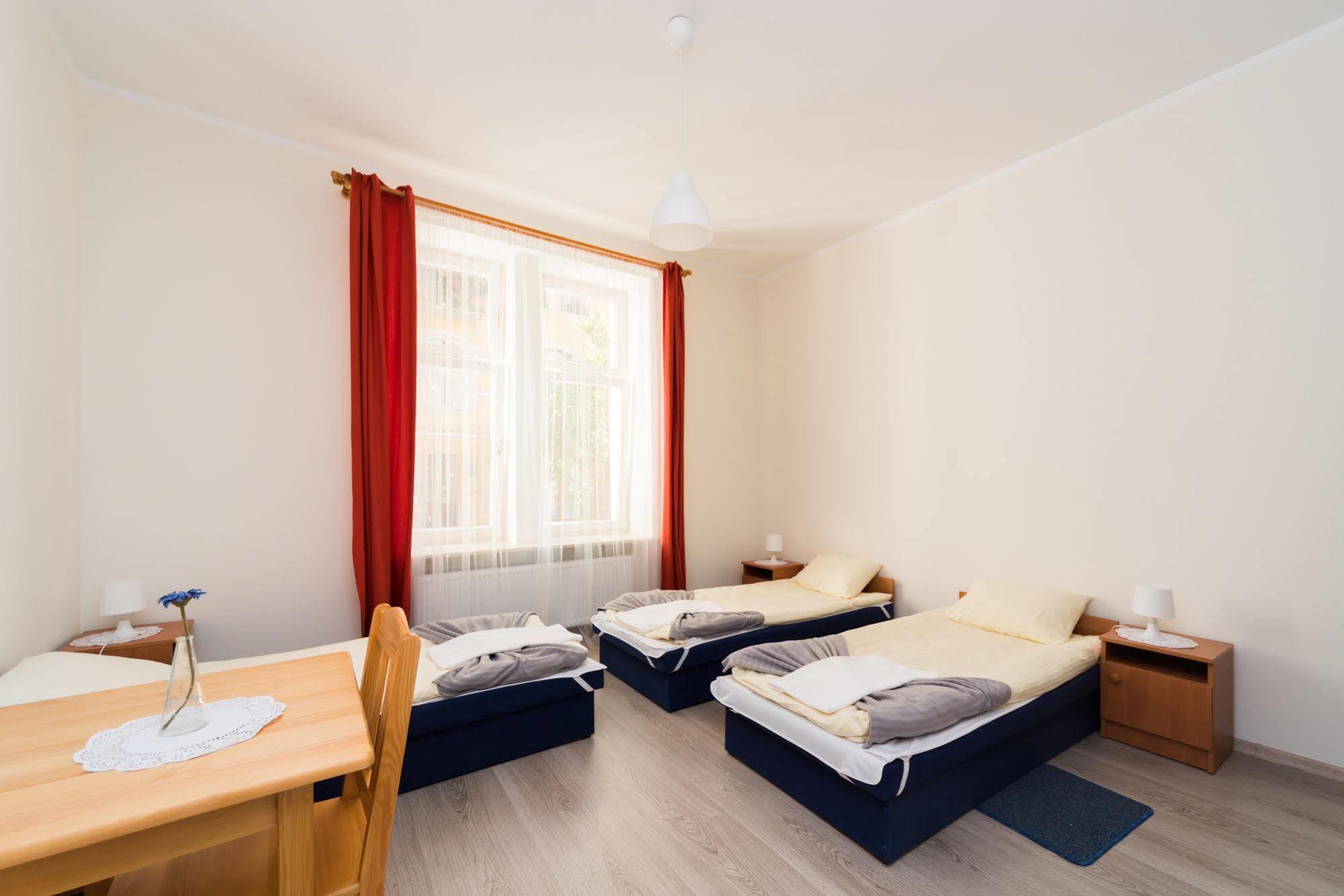 Aparthotel Abba Краков Экстерьер фото